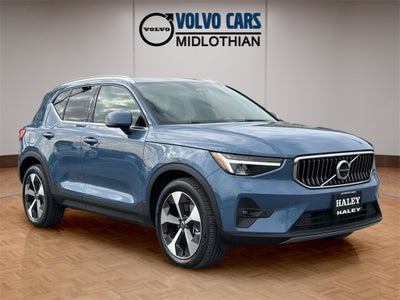 2023 Volvo XC40 B5 Plus Bright Theme