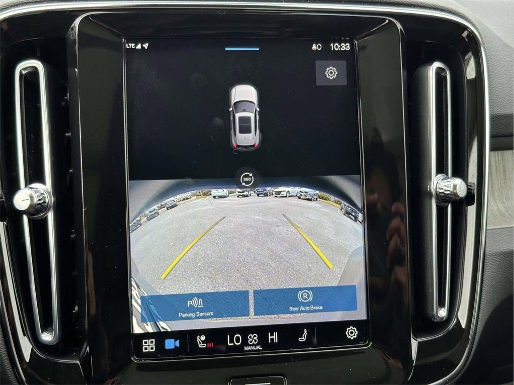 2023 Volvo XC40 B5 Plus Bright Theme