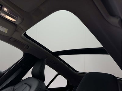 2023 Volvo XC40 B5 Plus Bright Theme