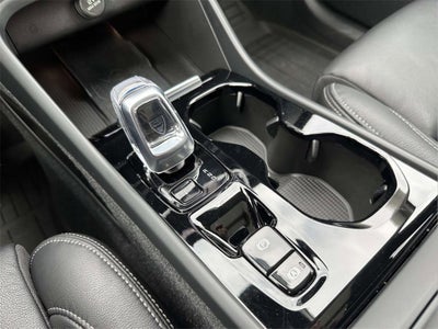 2023 Volvo XC40 B5 Plus Bright Theme