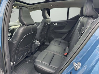 2023 Volvo XC40 B5 Plus Bright Theme