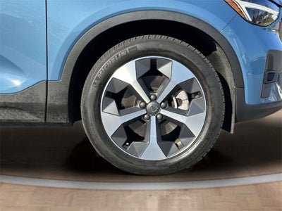 2023 Volvo XC40 B5 Plus Bright Theme