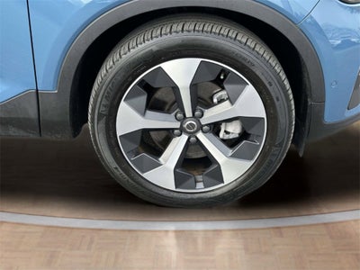 2023 Volvo XC40 B5 Plus Bright Theme