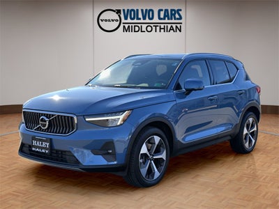 2023 Volvo XC40 B5 Plus Bright Theme