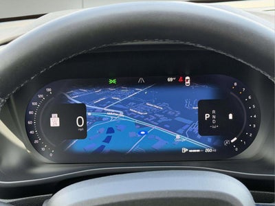 2023 Volvo XC40 B5 Plus Bright Theme