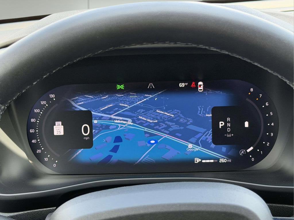 2023 Volvo XC40 B5 Plus Bright Theme