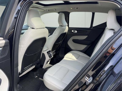 2023 Volvo XC40 B5 Plus Bright Theme