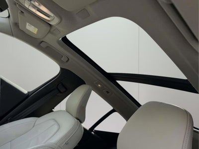 2023 Volvo XC40 B5 Plus Bright Theme