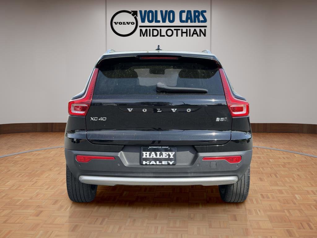 2023 Volvo XC40 B5 Plus Bright Theme