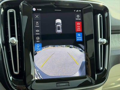 2023 Volvo XC40 B5 Plus Bright Theme