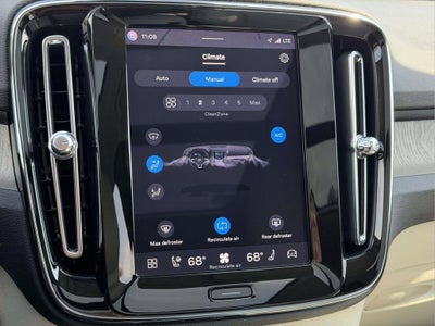 2023 Volvo XC40 B5 Plus Bright Theme