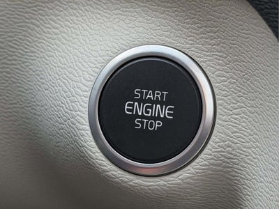 2023 Volvo XC40 B5 Plus Bright Theme