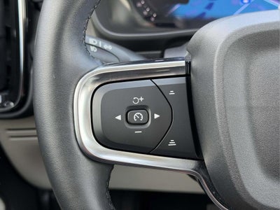 2023 Volvo XC40 B5 Plus Bright Theme