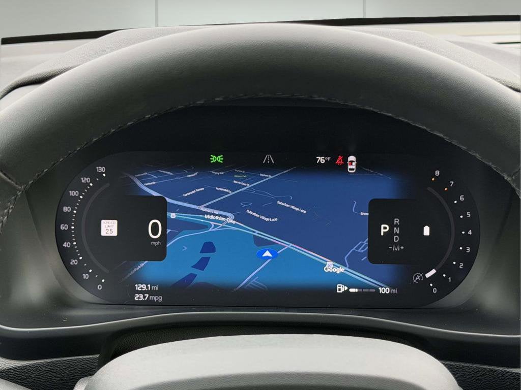 2023 Volvo XC40 B5 Plus Bright Theme