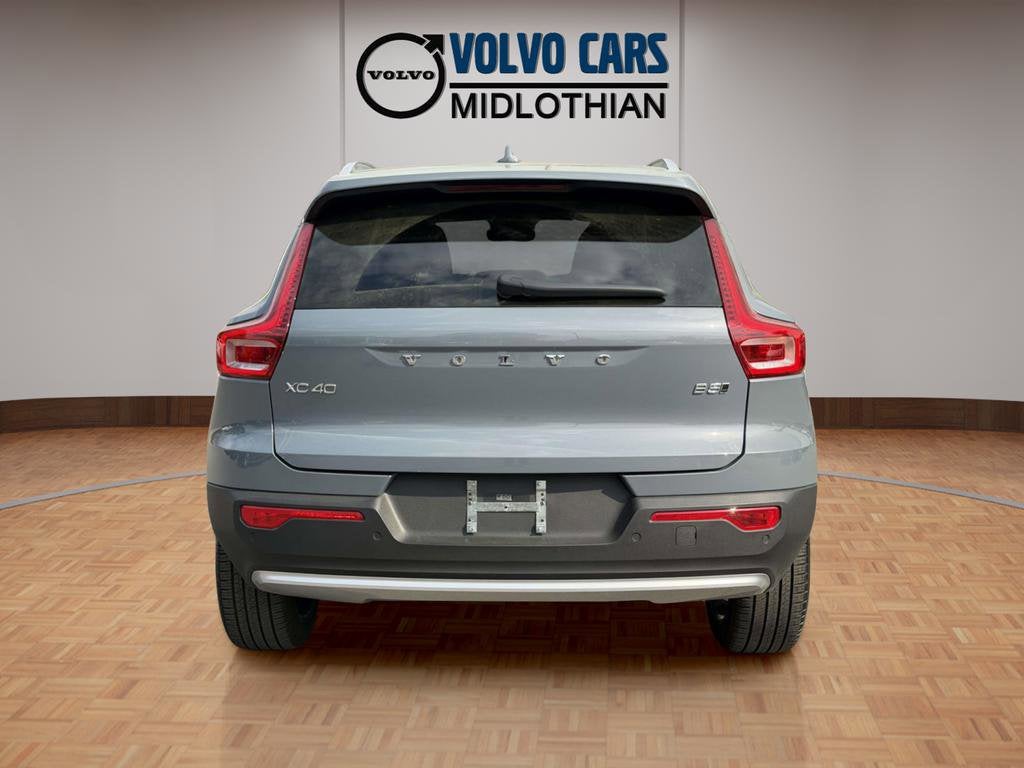 2023 Volvo XC40 B5 Plus Bright Theme