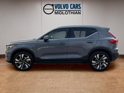 2023 Volvo XC40 B5 Plus Bright Theme