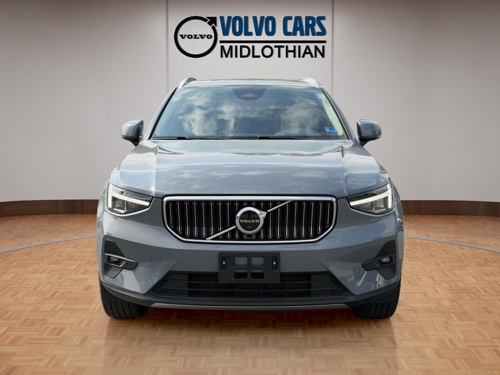 2023 Volvo XC40 B5 Plus Bright Theme