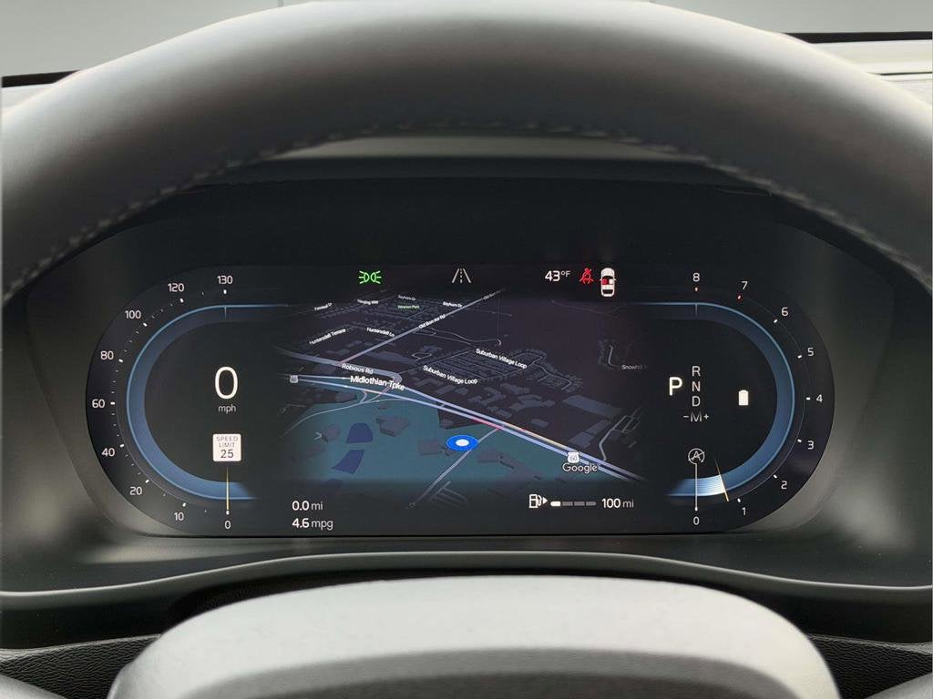 2023 Volvo XC40 B5 Plus Bright Theme