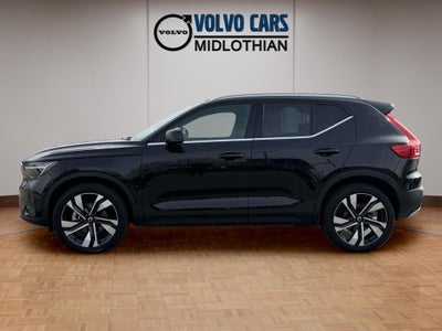 2023 Volvo XC40 B5 Plus Bright Theme