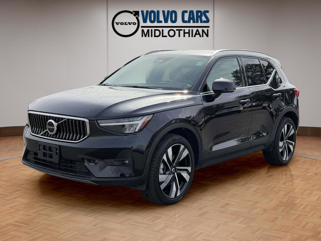 2023 Volvo XC40 B5 Plus Bright Theme