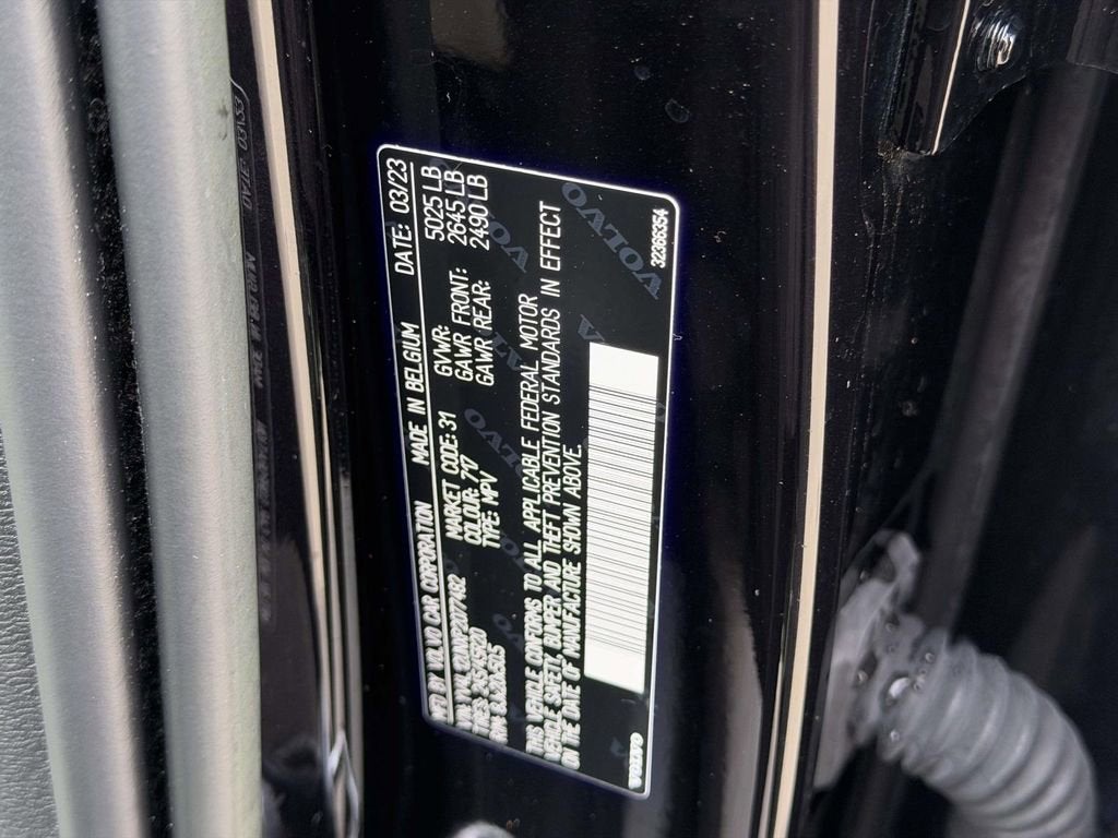 2023 Volvo XC40 B5 Plus Bright Theme