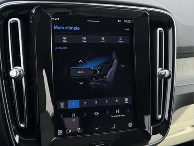 2023 Volvo XC40 B5 Plus Bright Theme