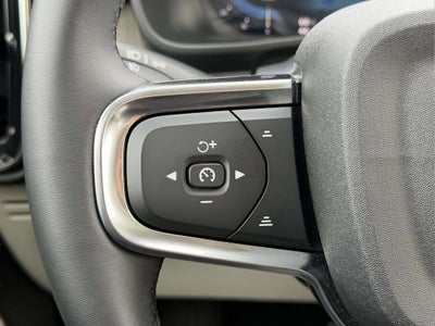 2023 Volvo XC40 B5 Plus Bright Theme