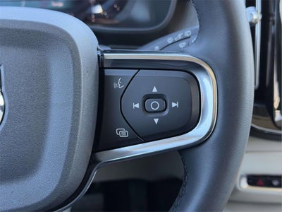 2023 Volvo XC40 B5 Plus Dark Theme