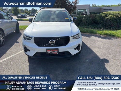 2023 Volvo XC40 B5 Plus Dark Theme