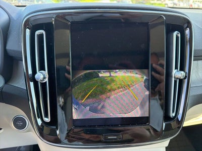 2023 Volvo XC40 B5 Plus Dark Theme