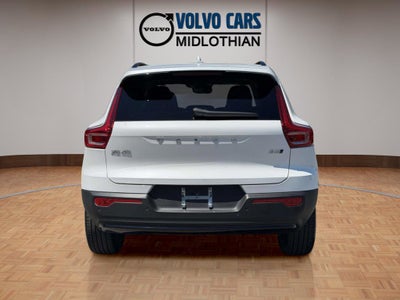 2023 Volvo XC40 B5 Plus Dark Theme