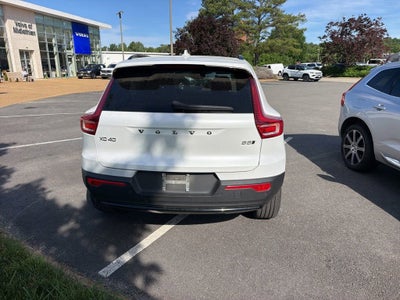 2023 Volvo XC40 B5 Plus Dark Theme