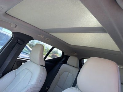 2023 Volvo XC40 B5 Plus Dark Theme