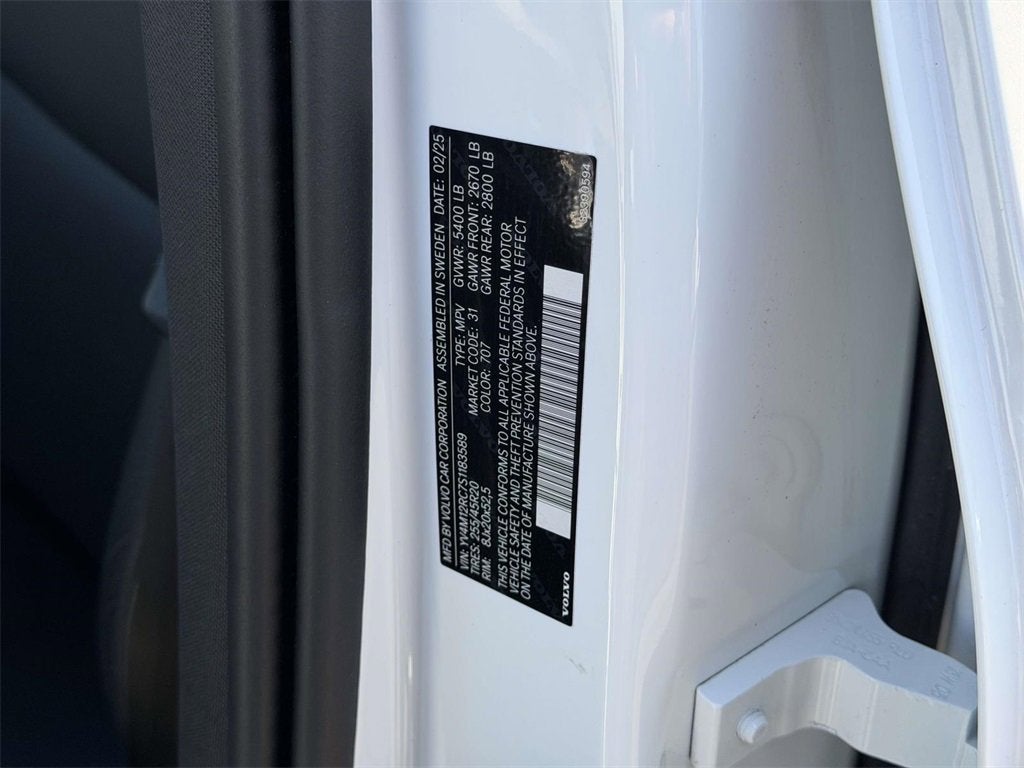 2025 Volvo XC60 B5 Plus