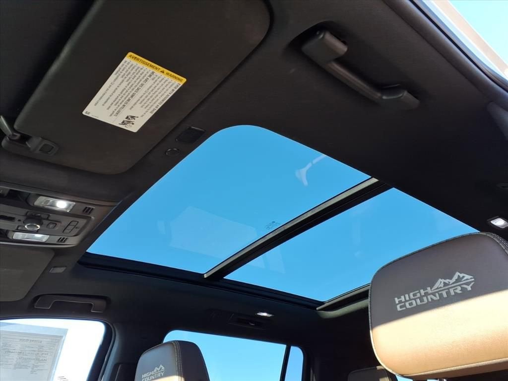 2022 Chevrolet Suburban High Country