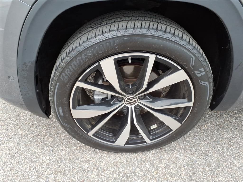 2024 Volkswagen Atlas Cross Sport 2.0T SEL Premium R-Line