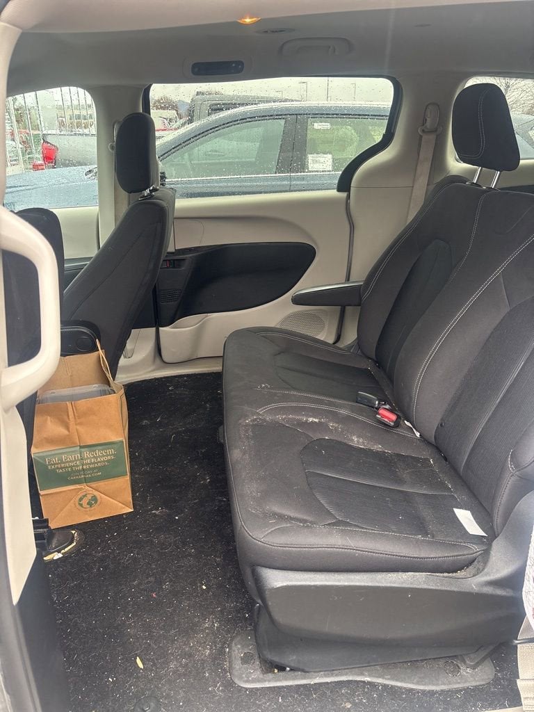 2020 Chrysler Voyager L