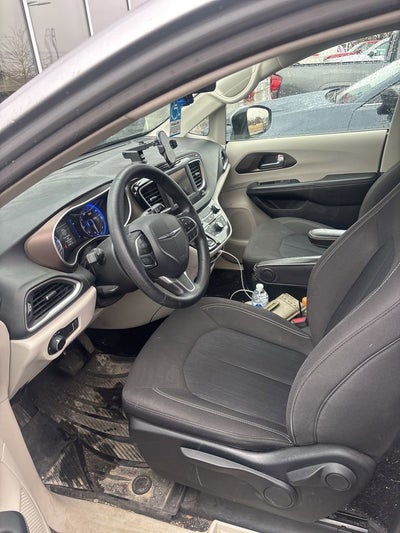 2020 Chrysler Voyager L