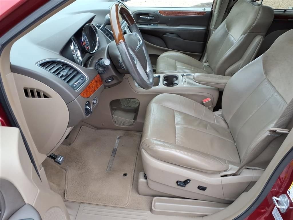 2016 Chrysler Town & Country Limited Platinum