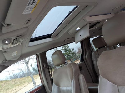 2016 Chrysler Town & Country Limited Platinum