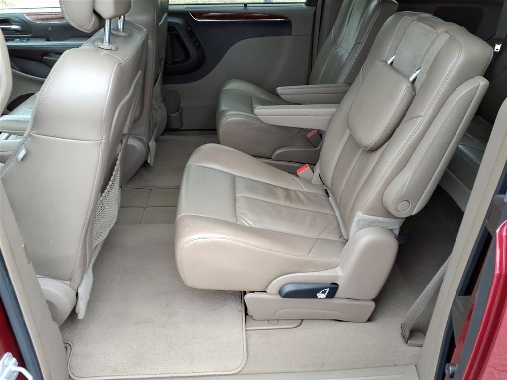 2016 Chrysler Town & Country Limited Platinum