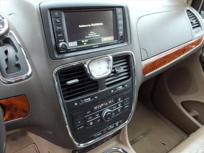 2016 Chrysler Town & Country Limited Platinum