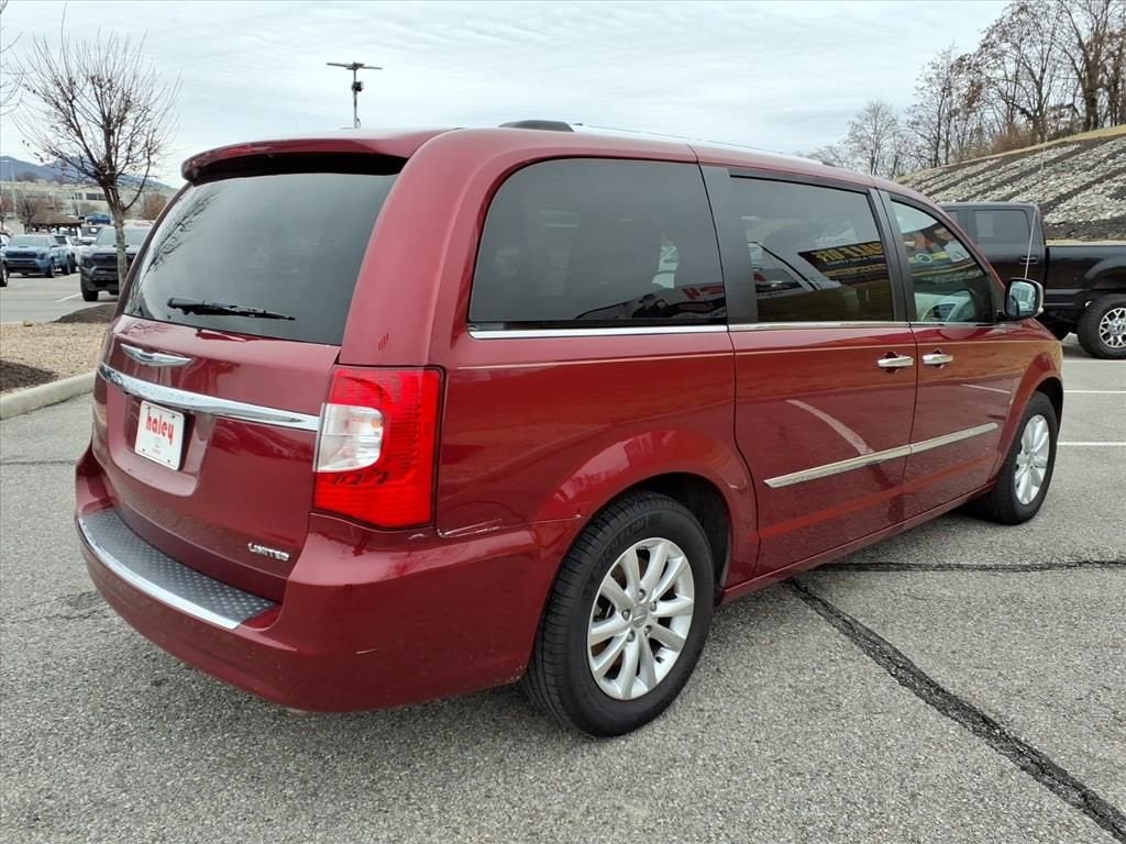 2016 Chrysler Town & Country Limited Platinum