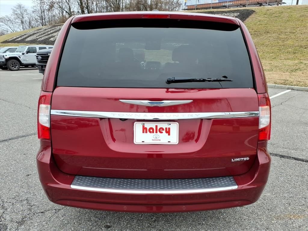 2016 Chrysler Town & Country Limited Platinum