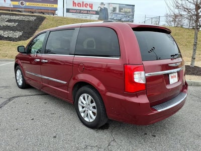 2016 Chrysler Town & Country Limited Platinum