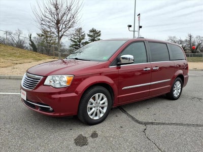 2016 Chrysler Town & Country Limited Platinum