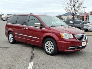 2016 Chrysler Town &amp; Country Limited Platinum