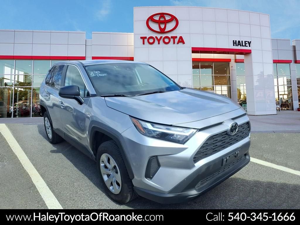 2025 Toyota RAV4 LE