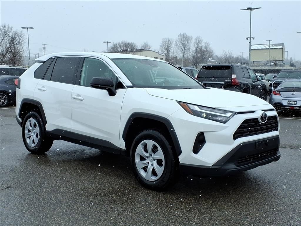 2025 Toyota RAV4 LE