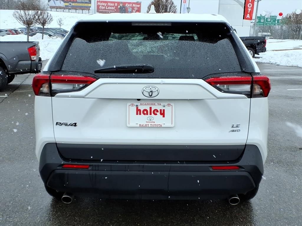 2025 Toyota RAV4 LE